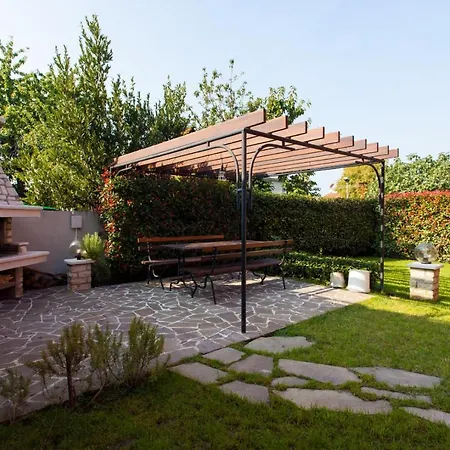 Banic Near Porec-spadici Apartman *