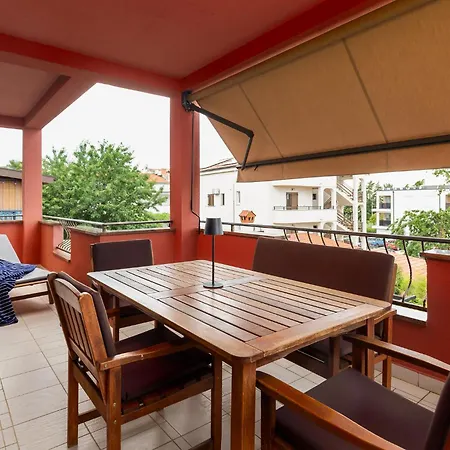 Banic Near Porec-spadici Apartman *
